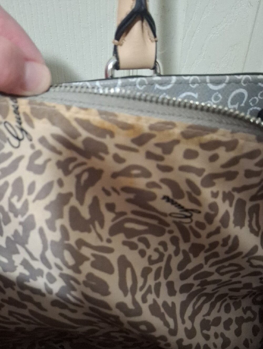 GUESS Gray Monogram Tote with Beige Handles - Picture 11 of 16